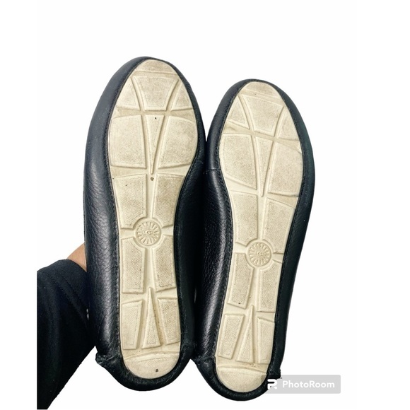 UGG Women's Flores Black Leather Moccasin Flats Size 7.5 round toe slip on flats - Picture 6 of 12